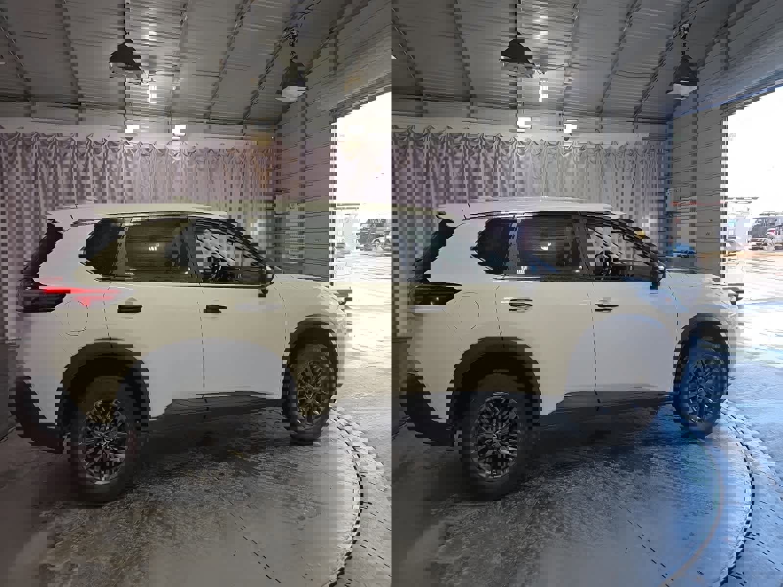 Used 2021 Nissan Rogue S image 11