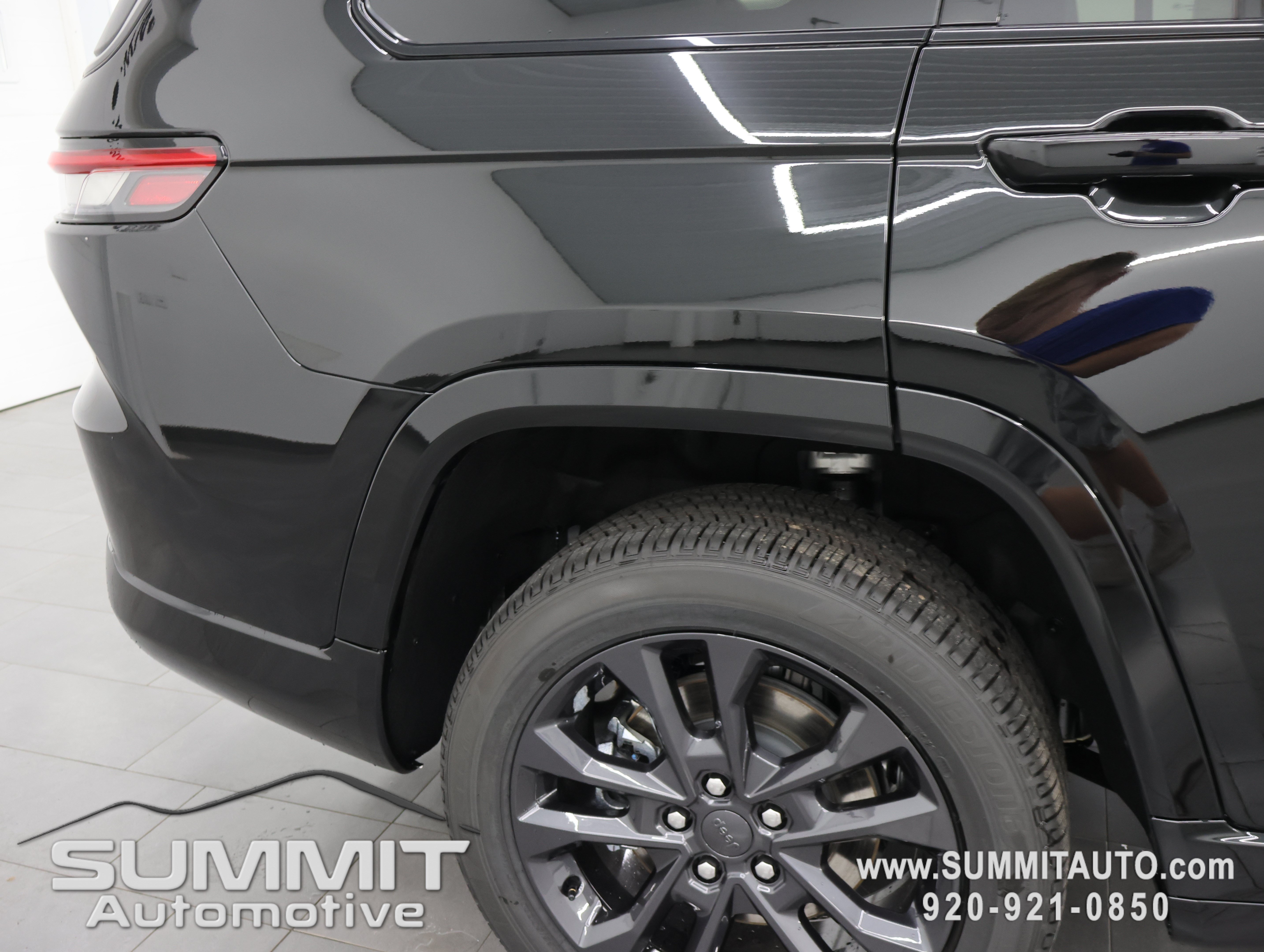 New 2026 Jeep Grand Cherokee L Limited AWD/4WD image 31