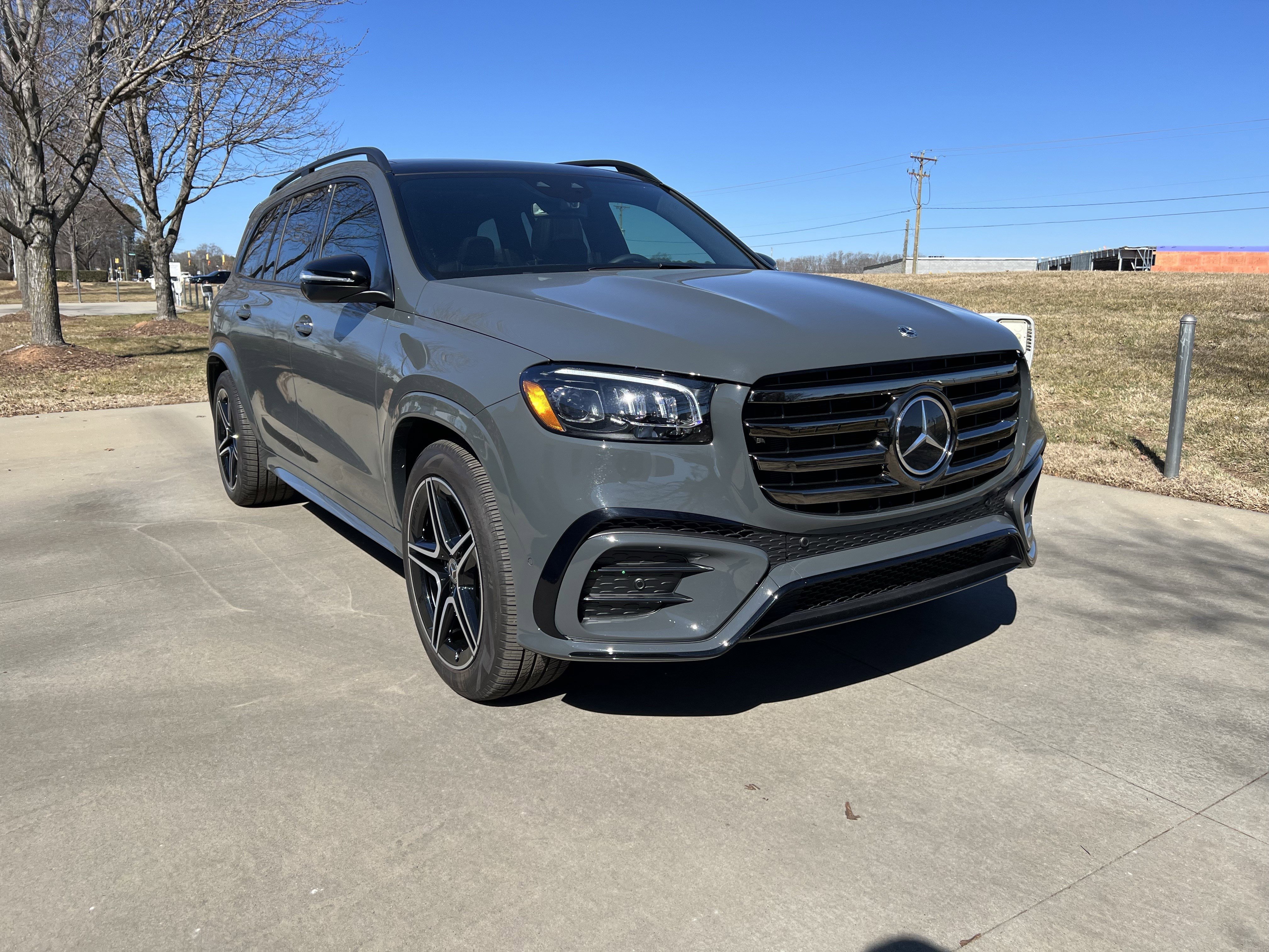 Used 2025 Mercedes-Benz GLS 450 4MATIC image 2