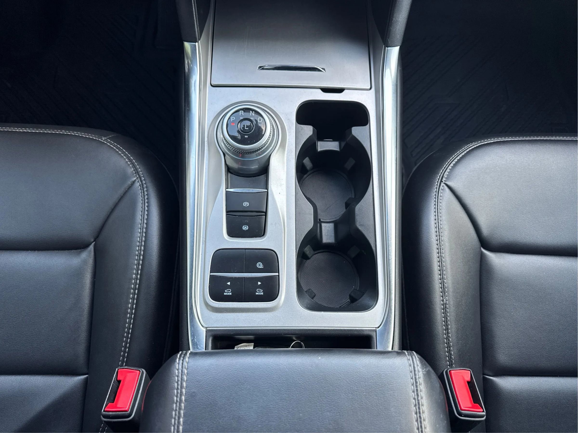 Used 2023 Ford Explorer XLT w/ Equipment Group 202A image 14