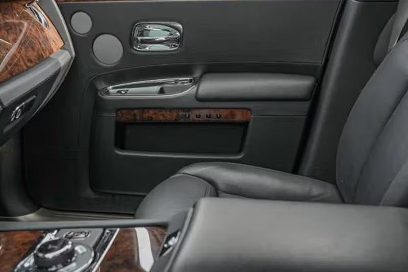 Certified 2016 Rolls-Royce Ghost Extended Wheelbase image 38