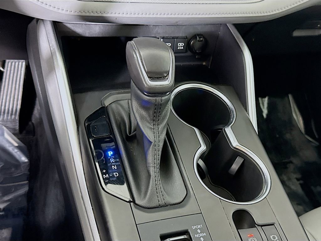 Used 2021 Toyota Highlander XLE image 8