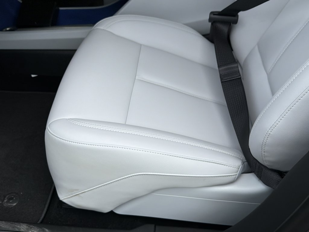 New 2027 Cadillac Optiq Luxury AWD/4WD image 23