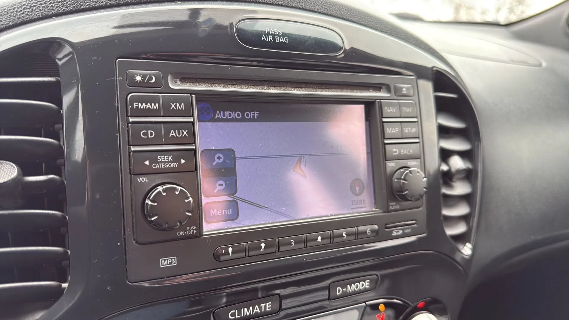 Used 2011 Nissan Juke SL FWD image 4