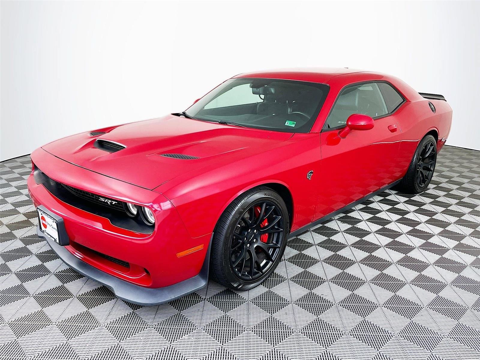 Used 2015 Dodge Challenger SRT Hellcat RWD image 3