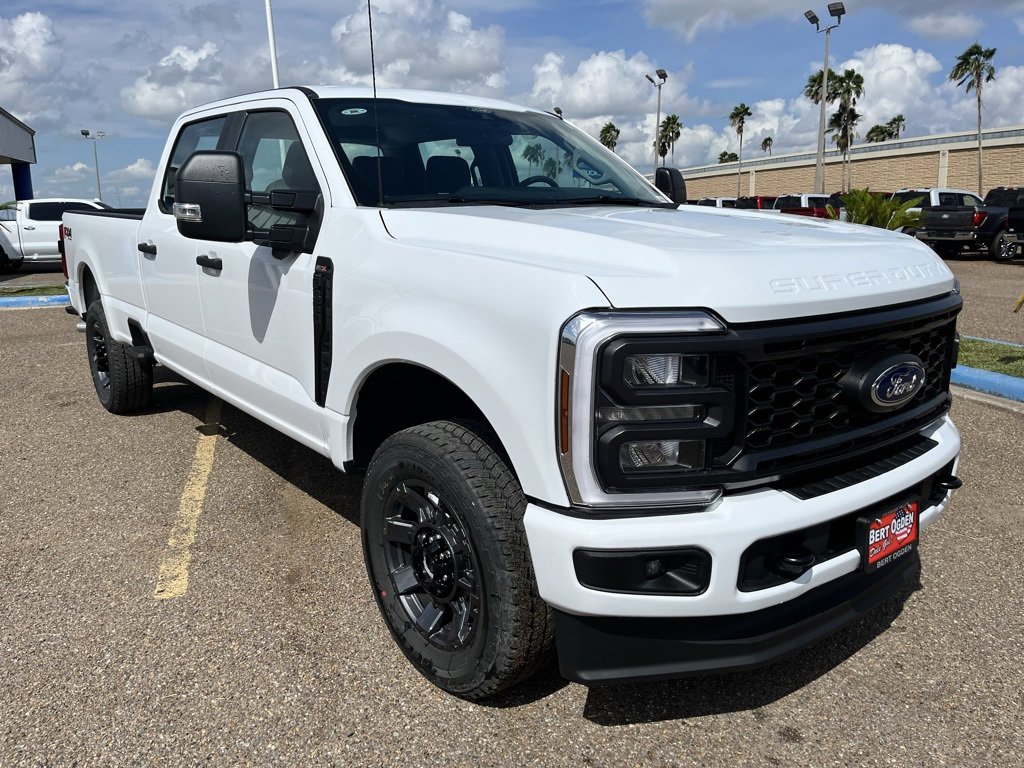 New 2026 Ford F350 4x4 Crew Cab Super Duty