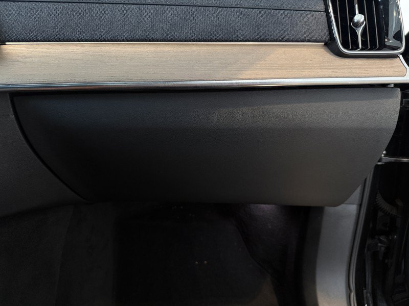 Used 2025 Volvo XC90 B6 Plus AWD/4WD image 40