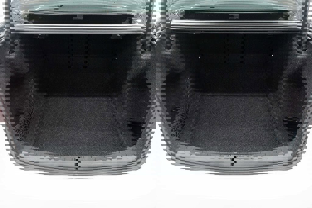 Used 2024 BMW 330i xDrive Sedan w/ Convenience Package image 33