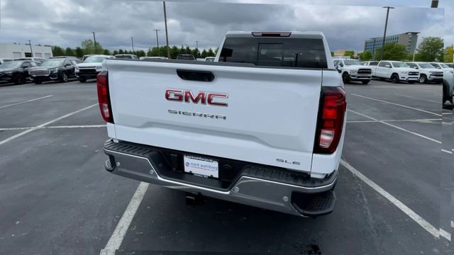 New 2026 GMC Sierra 1500 SLE w/ Preferred Package AWD/4WD image 9
