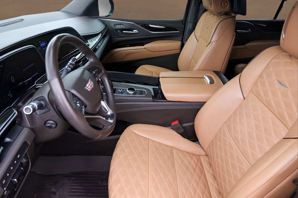 Used 2021 Cadillac Escalade Sport w/ Heavy-Duty Trailer Package image 9