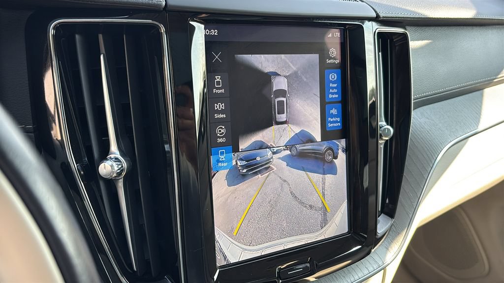Certified 2025 Volvo XC60 B5 Ultra AWD/4WD image 20