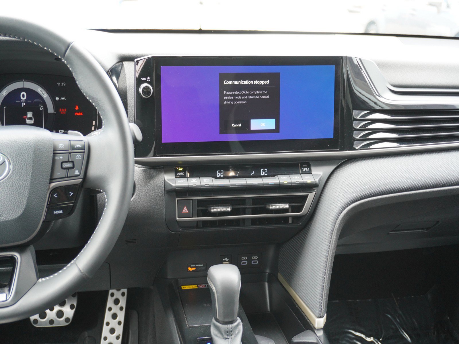 Used 2025 Toyota Camry SE AWD/4WD image 16