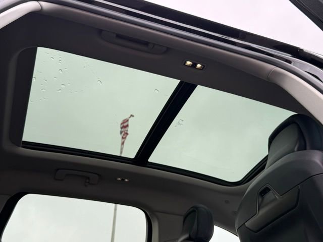 Used 2025 Lincoln Nautilus Reserve image 7