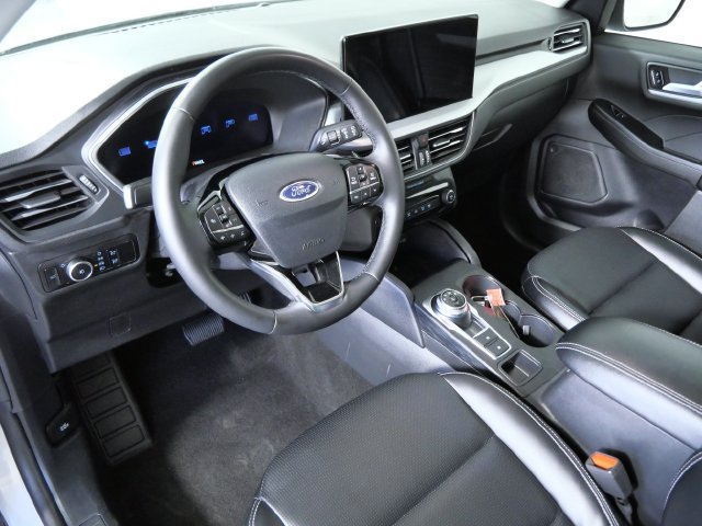 Certified 2025 Ford Escape Platinum AWD/4WD image 3