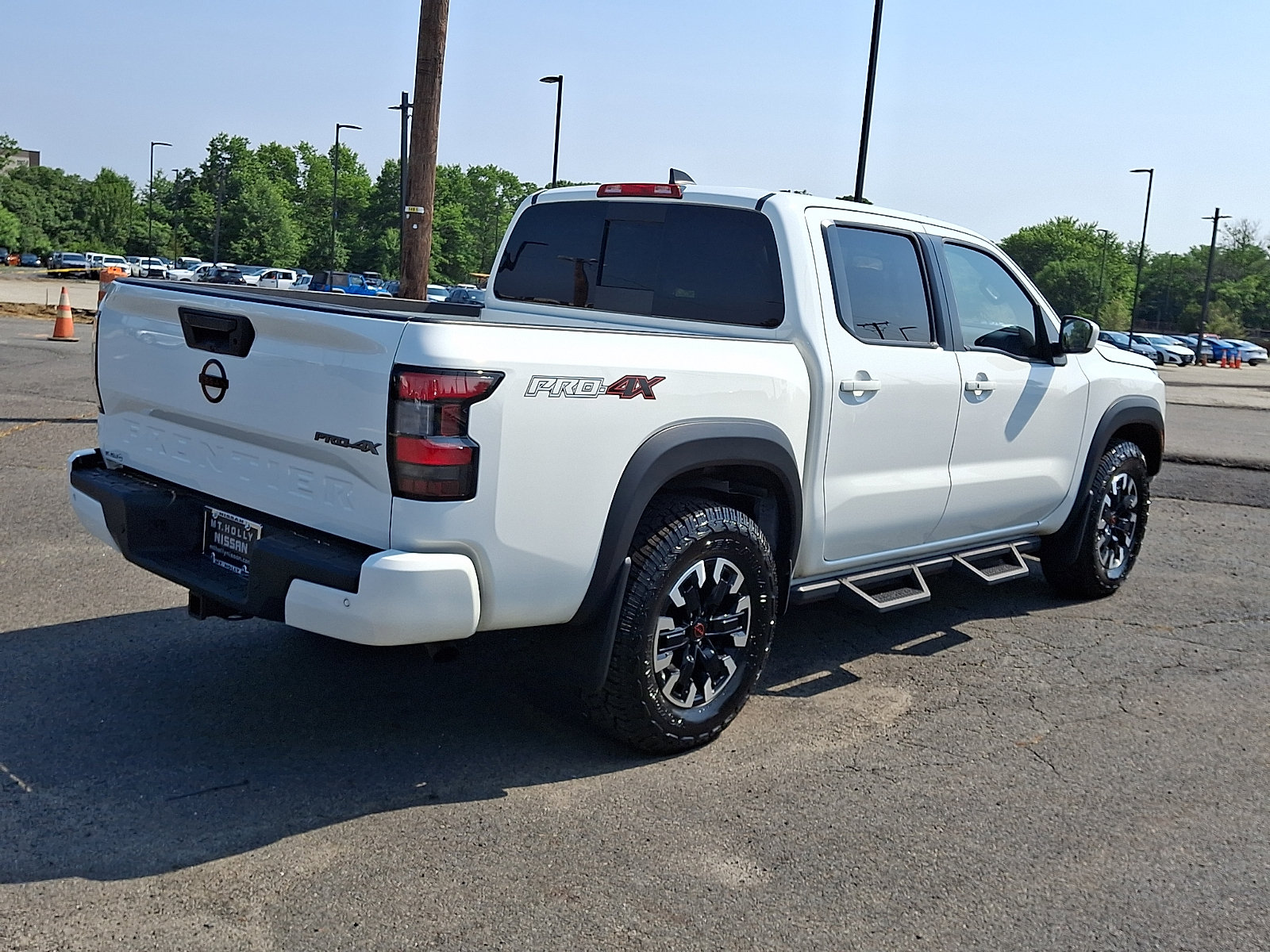Certified 2023 Nissan Frontier PRO-4X w/ Technology Package AWD/4WD image 7
