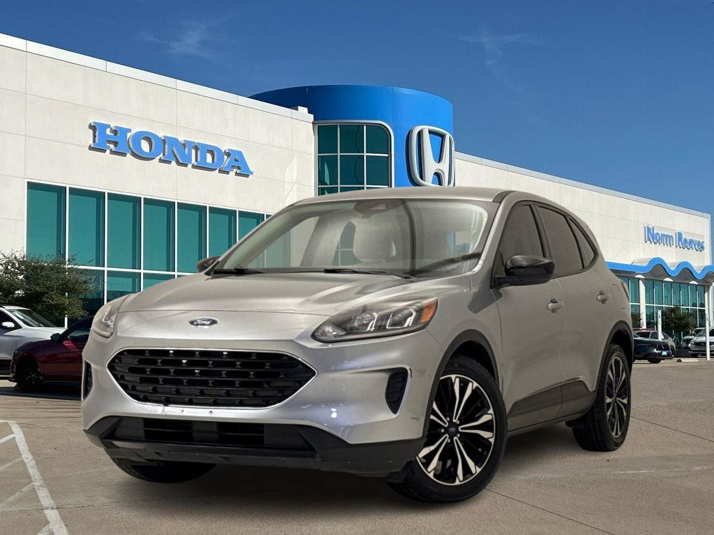 Used 2022 Ford Escape SE w/ SE Sport Appearance Package FWD image 1