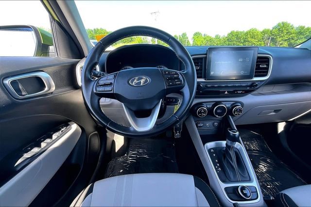 Used 2021 Hyundai Venue SEL w/ Cargo Package FWD image 8