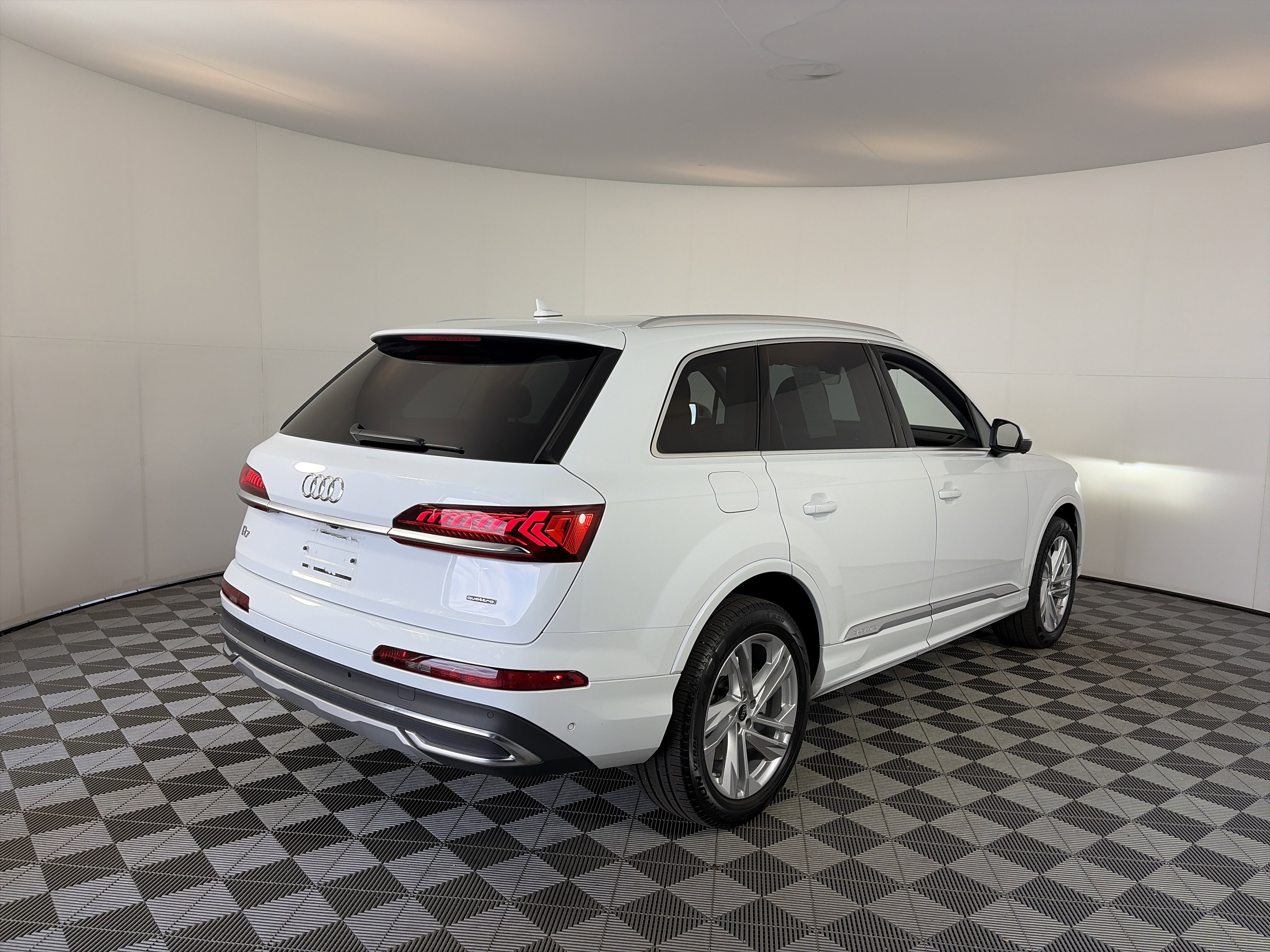 Certified 2023 Audi Q7 2.0T Premium Plus AWD/4WD image 10