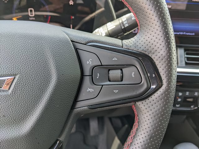 Used 2025 Chevrolet Trax RS w/ Driver Confidence Package FWD image 31