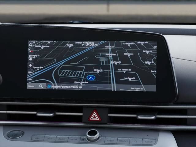 Used 2025 Hyundai Elantra Limited FWD image 15
