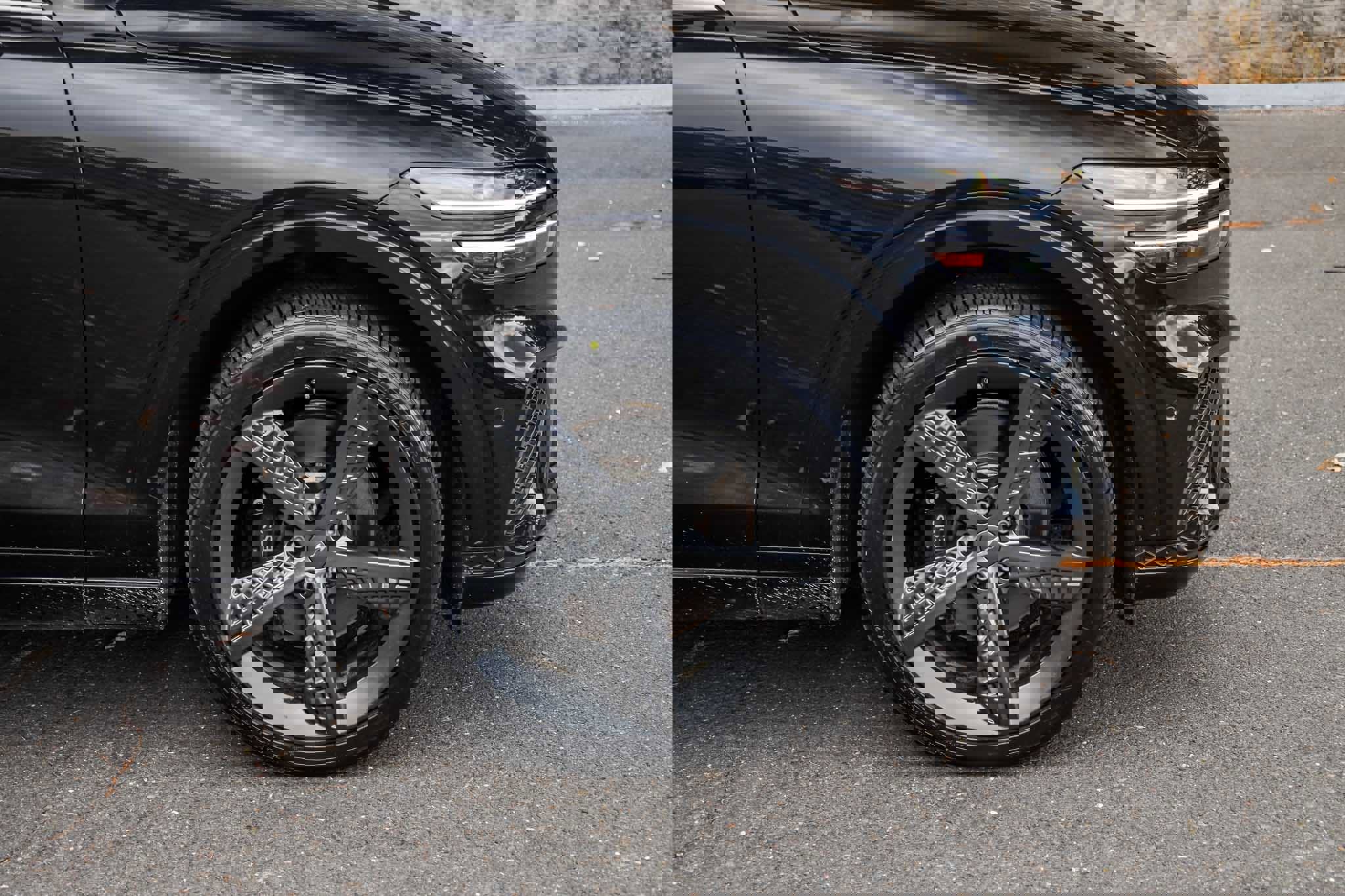 Used 2023 Genesis GV70 2.5T w/ Sport Prestige Package image 7