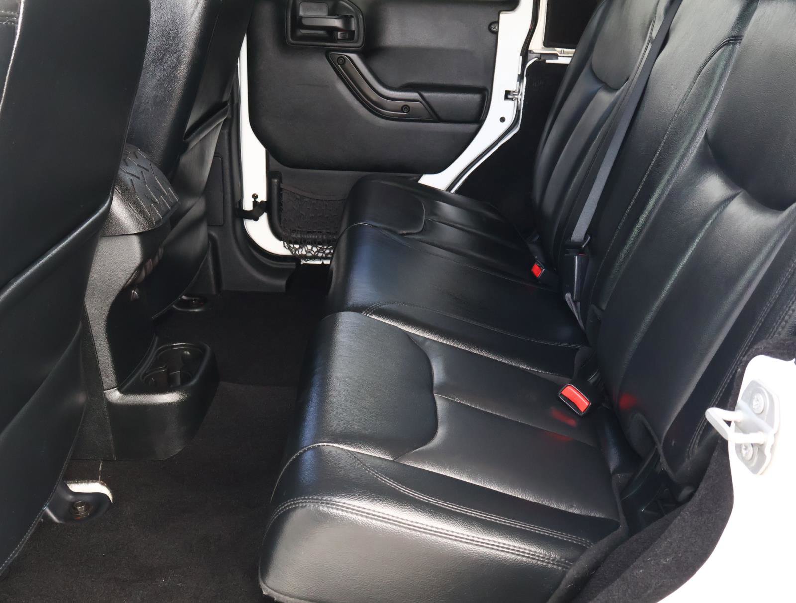 Used 2017 Jeep Wrangler Unlimited Sahara AWD/4WD image 19