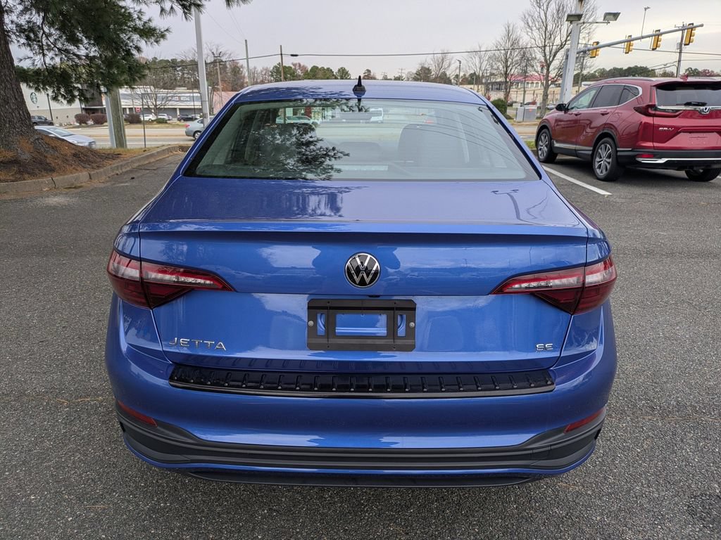 Used 2023 Volkswagen Jetta SE FWD image 5