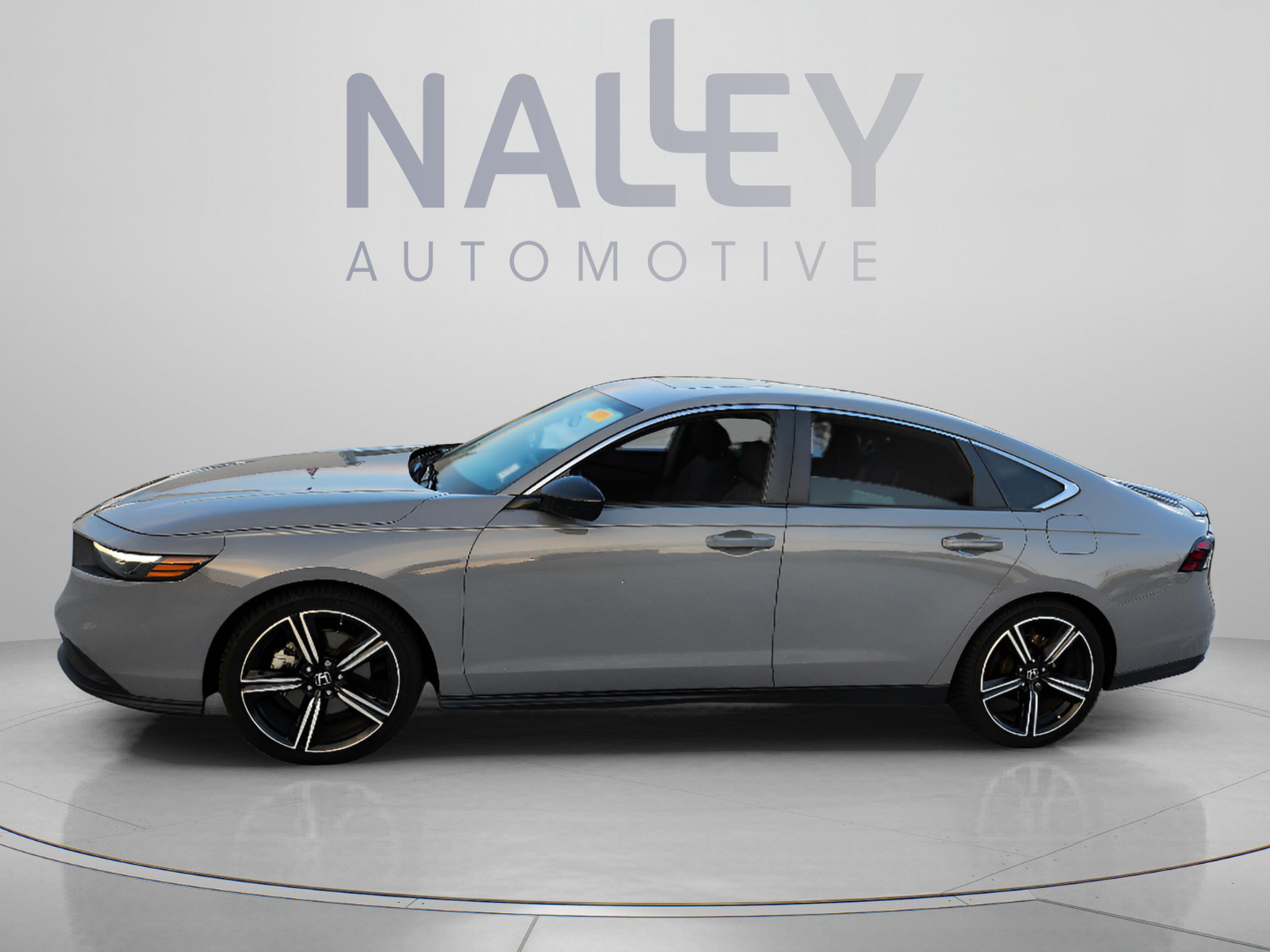 Used 2024 Honda Accord Sport image 2