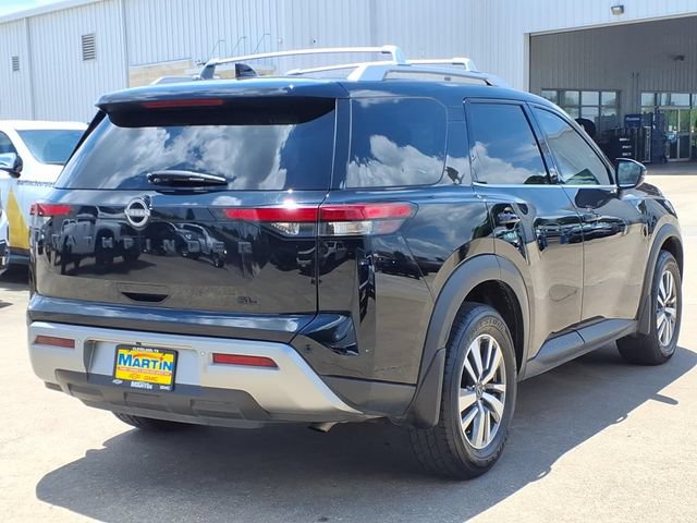 Used 2023 Nissan Pathfinder SL w/ Black Appearance Package FWD image 5