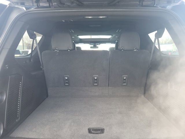 Used 2021 Chevrolet Suburban RST w/ Luxury Package image 24