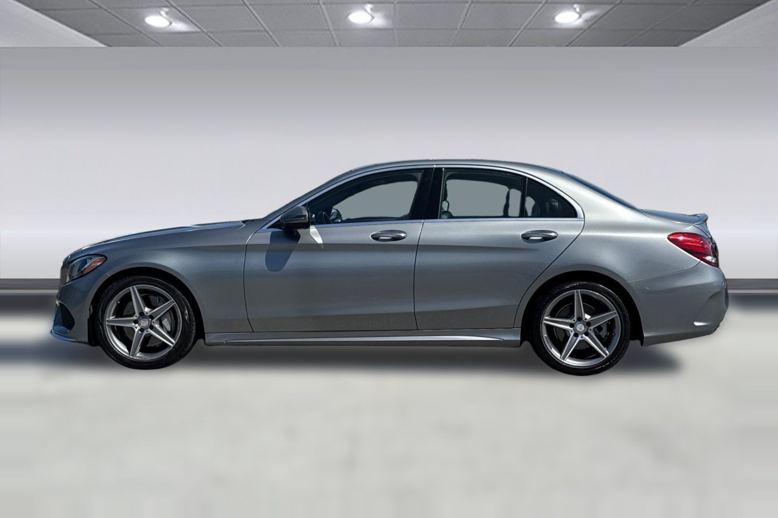 Used 2016 Mercedes-Benz C 300 Sedan image 2