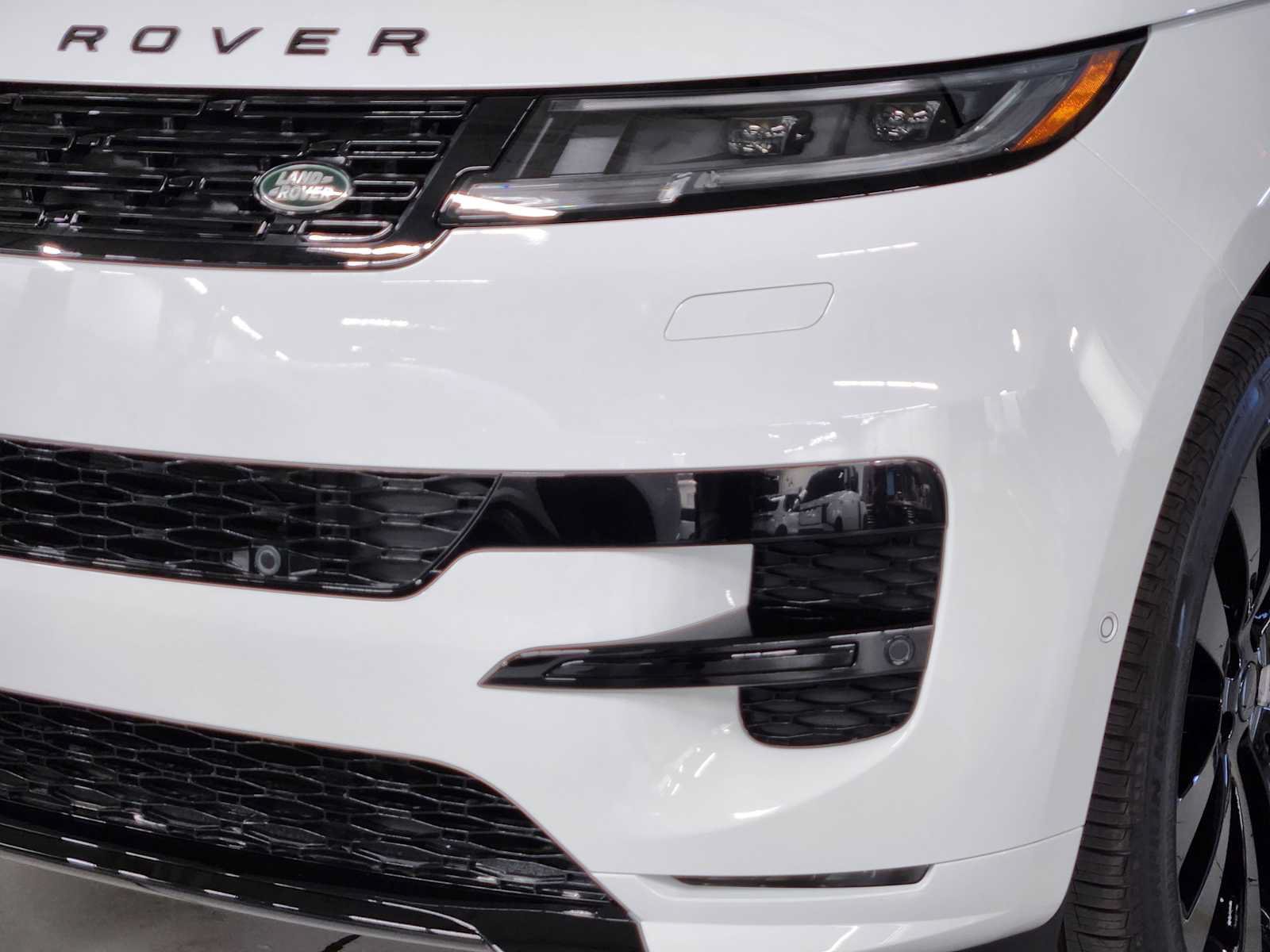 New 2026 Land Rover Range Rover Sport Dynamic SE AWD/4WD image 12