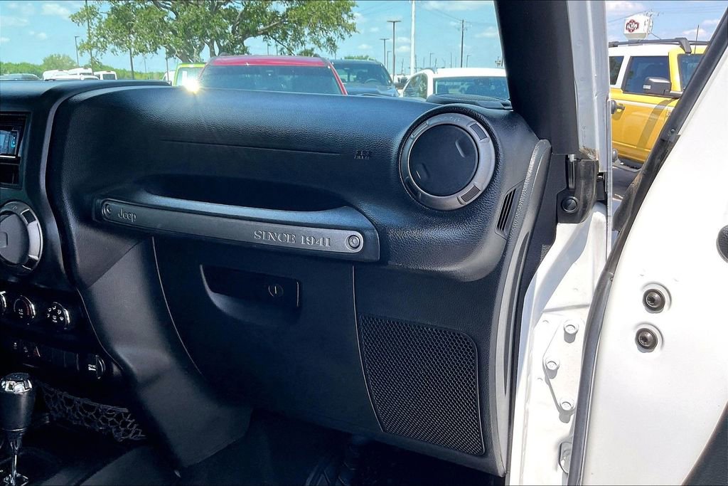 Used 2016 Jeep Wrangler Sport w/ Quick Order Package 24S AWD/4WD image 18