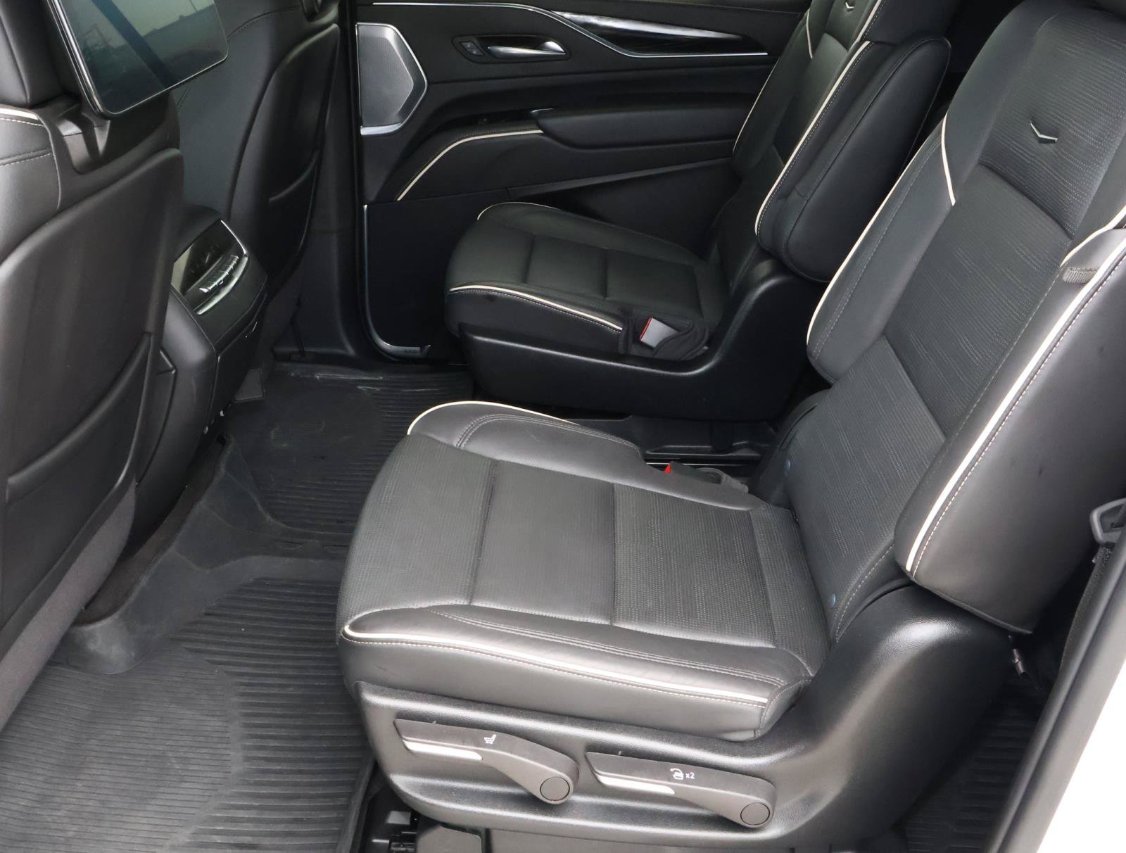 Used 2024 Cadillac Escalade ESV Sport w/ Touring Package AWD/4WD image 27