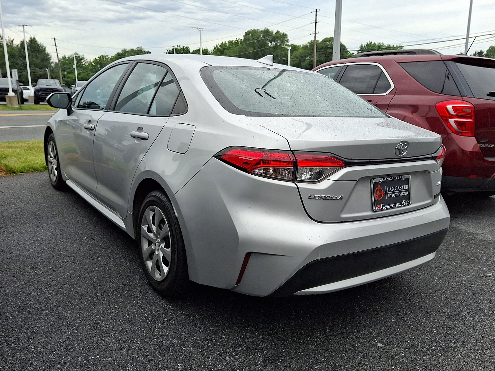Used 2022 Toyota Corolla LE FWD image 3