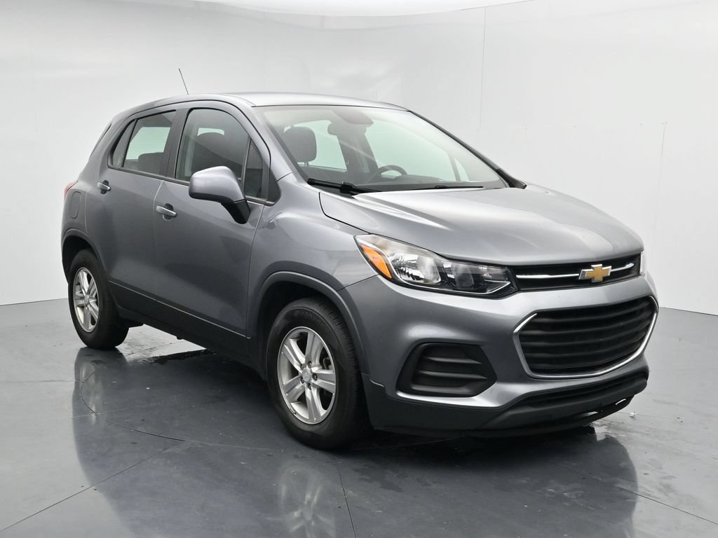 Used 2020 Chevrolet Trax LS FWD image 2
