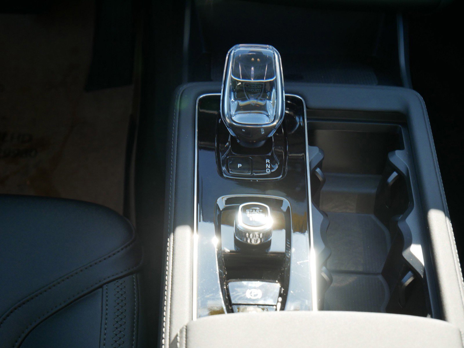 New 2026 Volvo XC90 B5 Core image 9