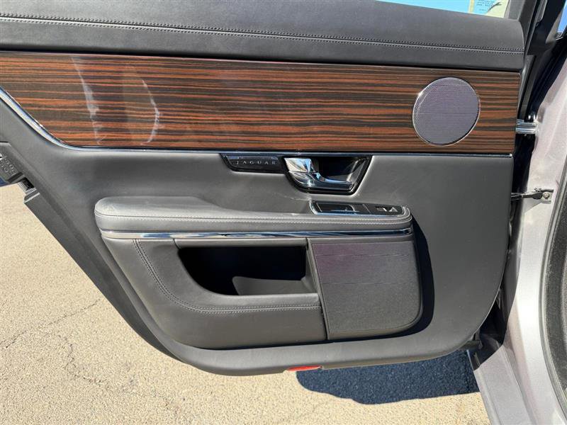 Used 2012 Jaguar XJ L image 22