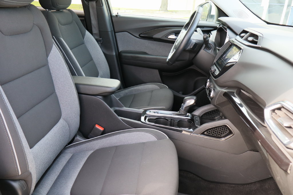 Used 2023 Chevrolet TrailBlazer LT FWD image 28