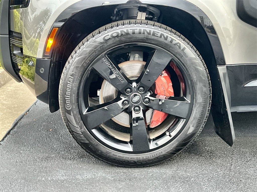 Used 2024 Land Rover Defender 130 X image 10