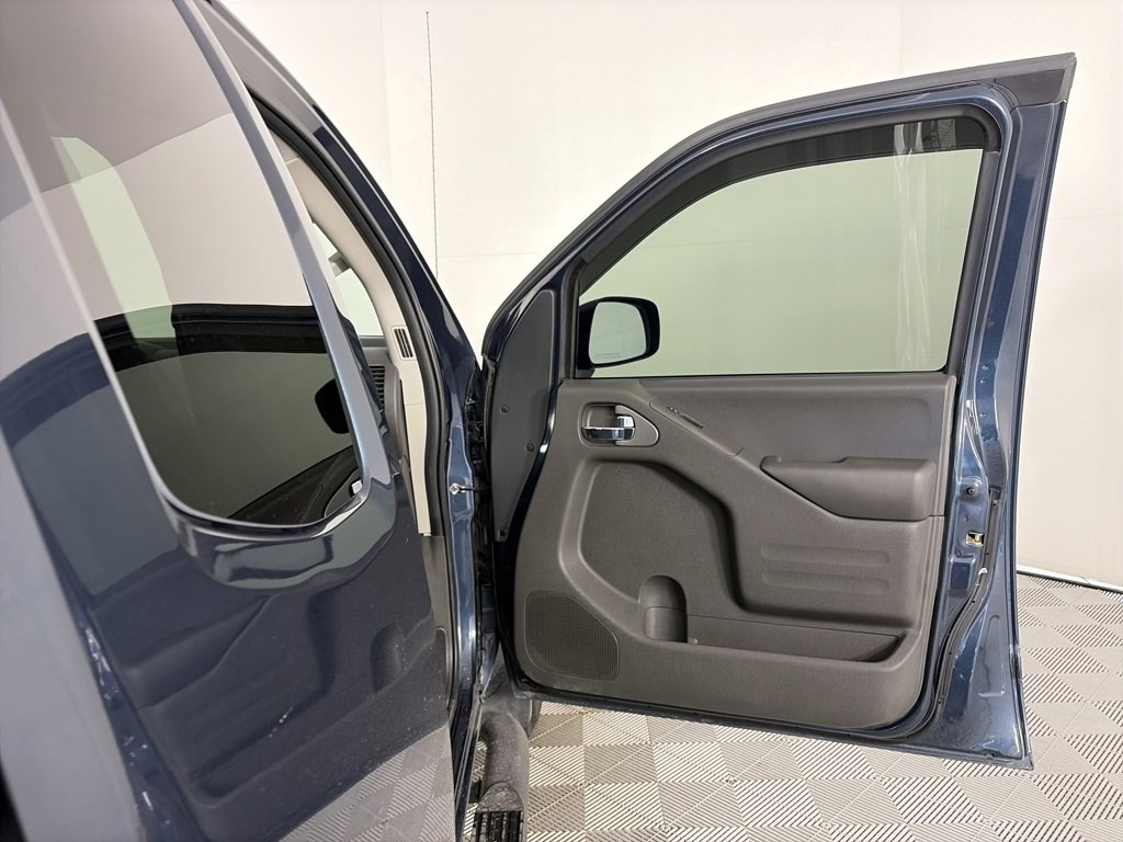 Used 2019 Nissan Frontier SV image 26