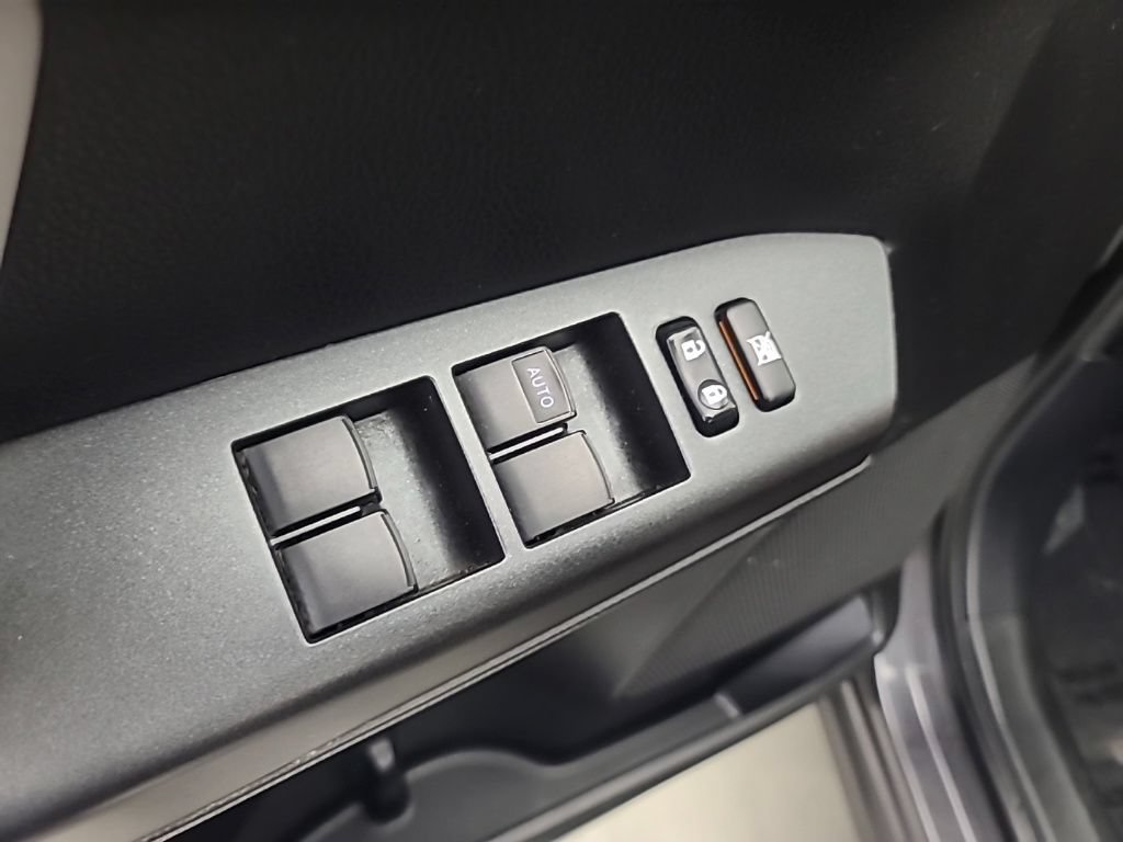 Used 2018 Toyota RAV4 XLE w/ Plus Extra Value Package FWD image 23