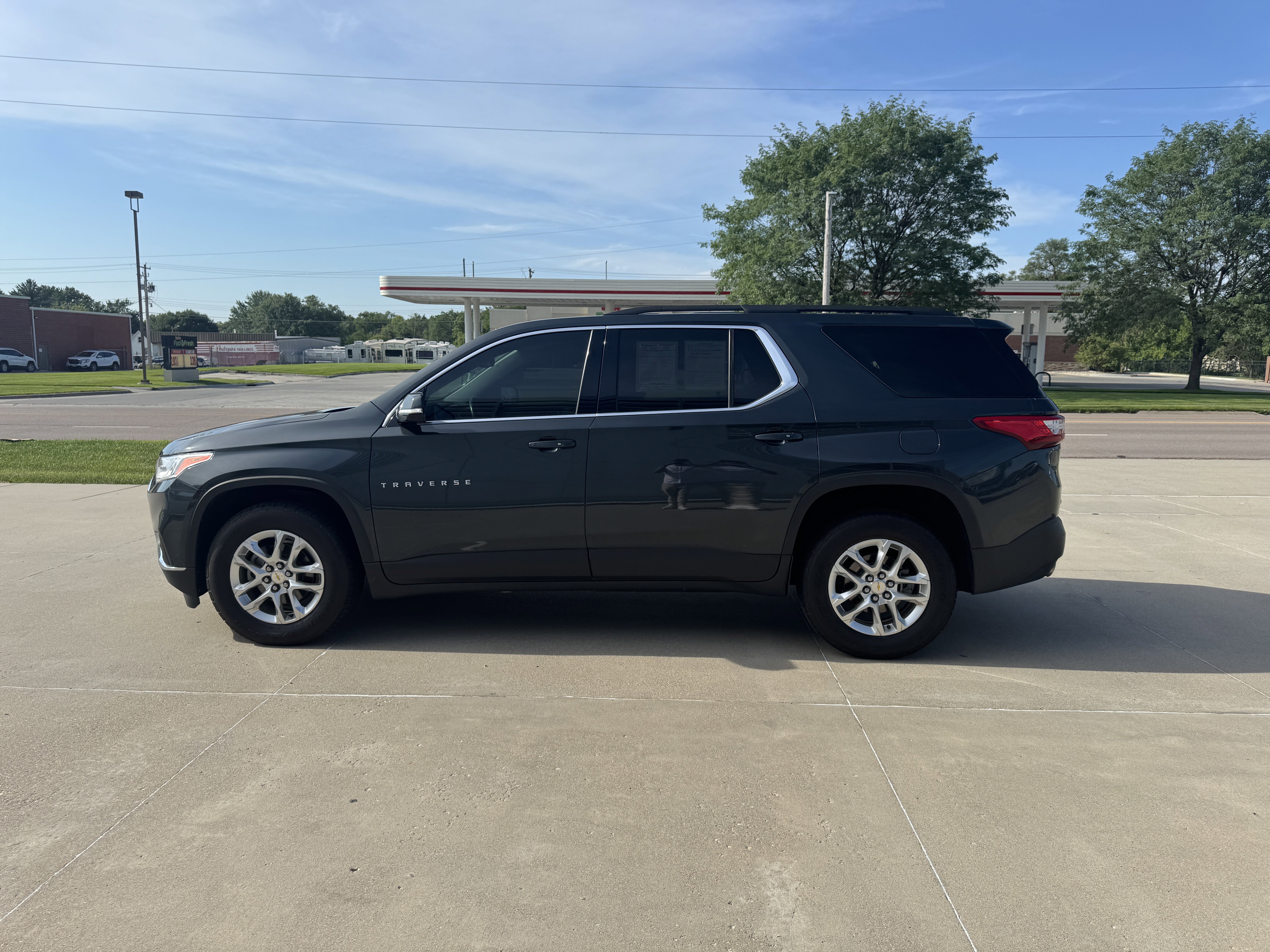 Used 2020 Chevrolet Traverse LT image 5