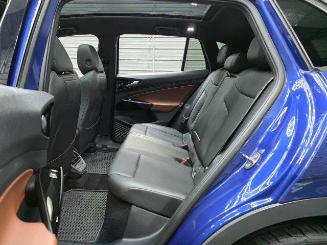 Used 2021 Volkswagen ID.4 Pro S RWD image 17