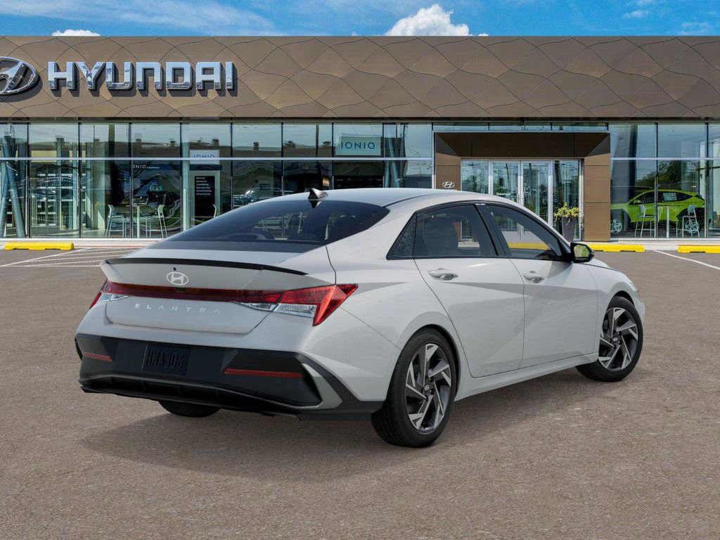 New 2025 Hyundai Elantra Sport image 4
