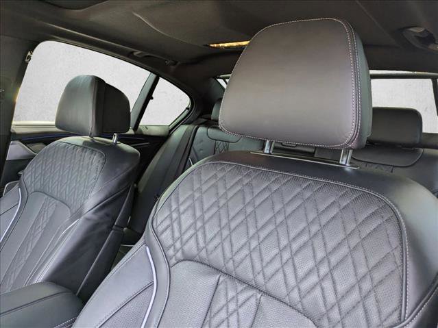 Used 2020 BMW 530e w/ Executive Package RWD image 5