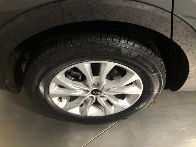 Used 2020 Kia Telluride LX image 9