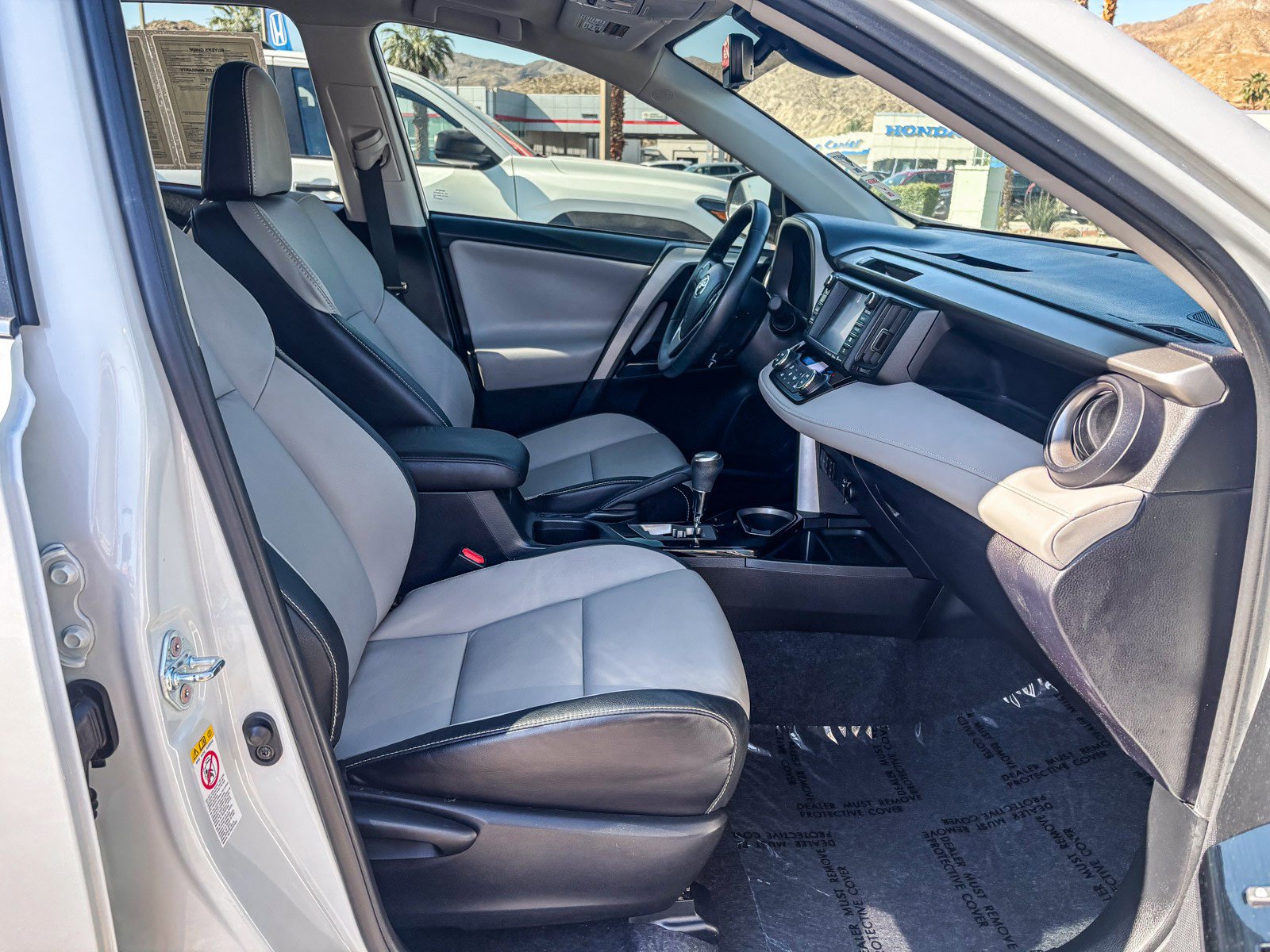 Used 2017 Toyota RAV4 Limited w/ Preferred Accessory Package FWD image 19
