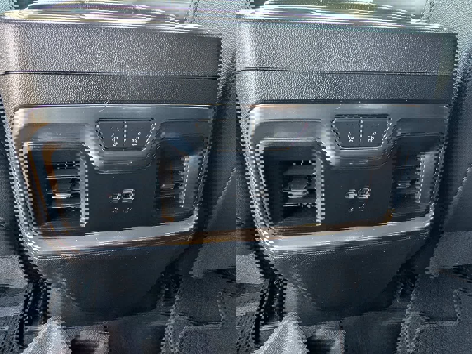 Used 2024 GMC Sierra 3500 SLT w/ SLT Premium Package image 15