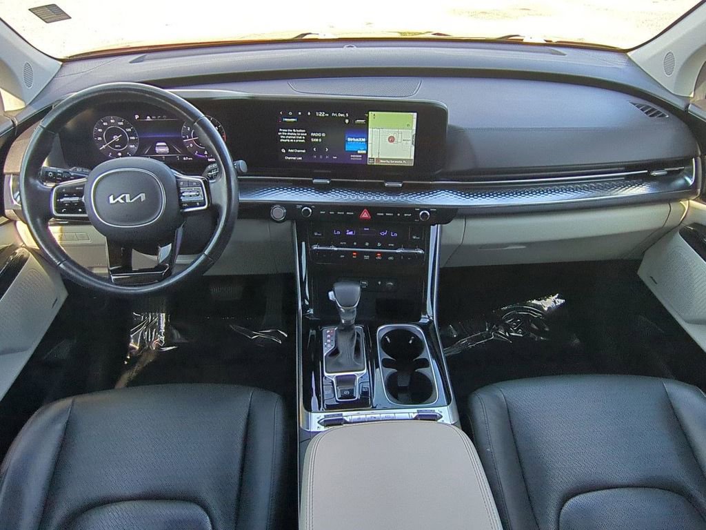 Used 2023 Kia Carnival SX Prestige image 14